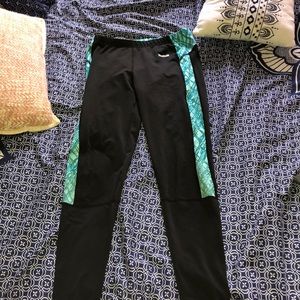 black and teal workout leggings
